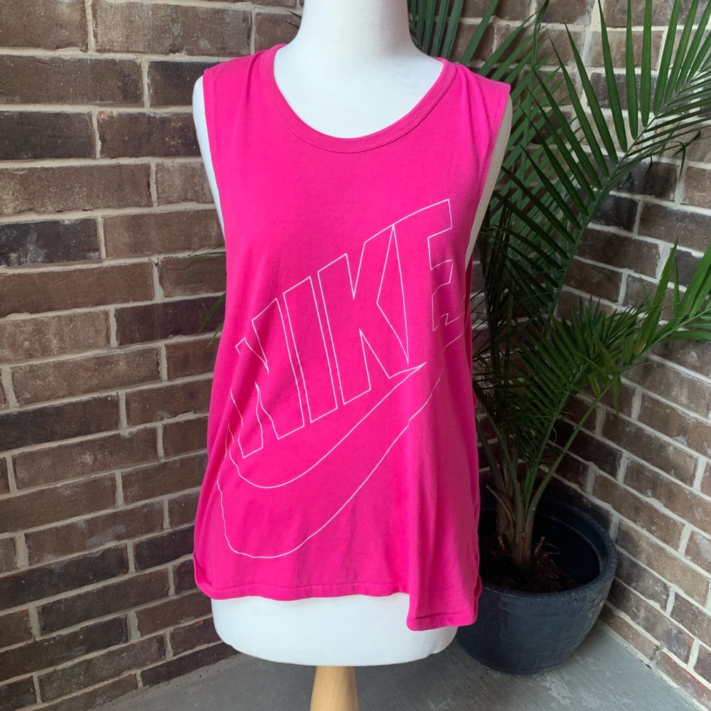 👻🎃 Pink Nike cut off sleeve shirt